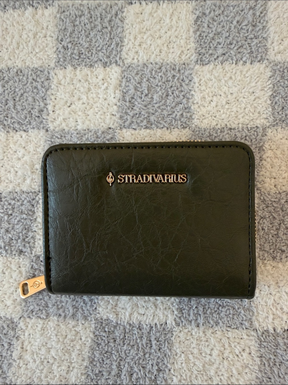 Stradivarius | olive green zip around wallet gold hardware